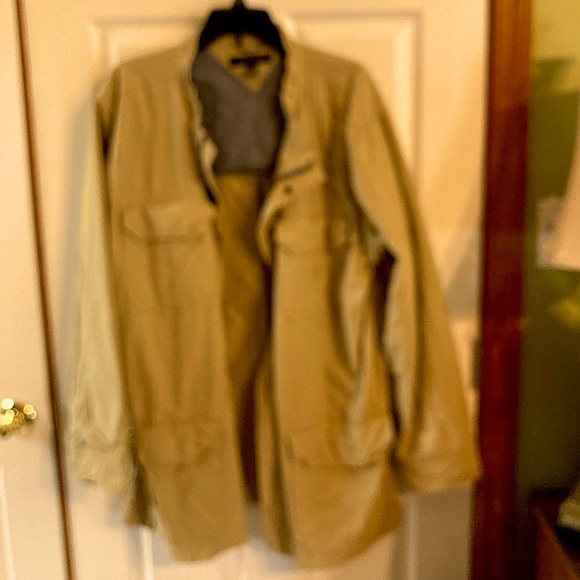 Men’s extra-large khaki colored jacket with pockets and front zipper. - Picture 1 of 5